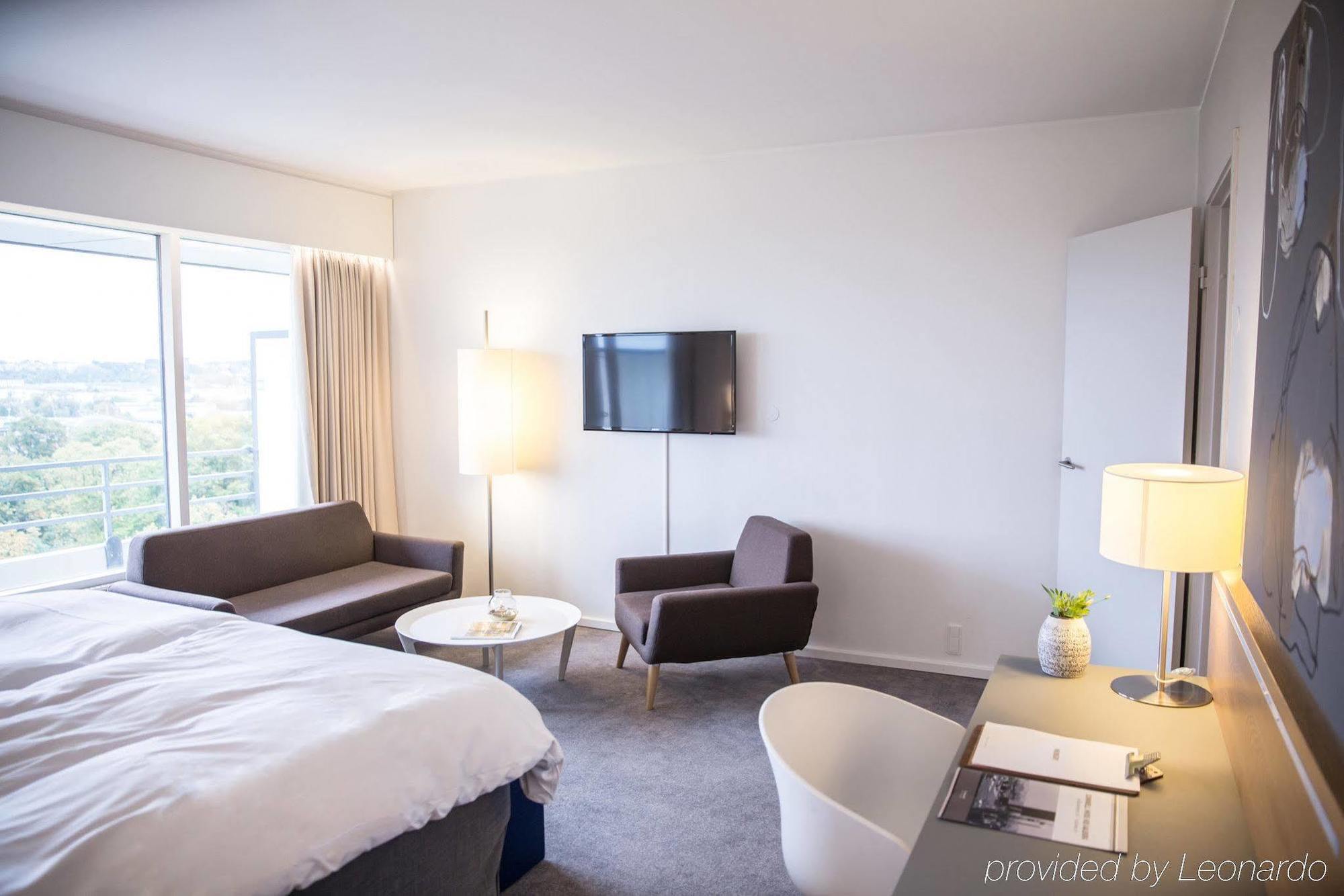 Hotel Comwell Hvide Hus Aalborg Exterior foto