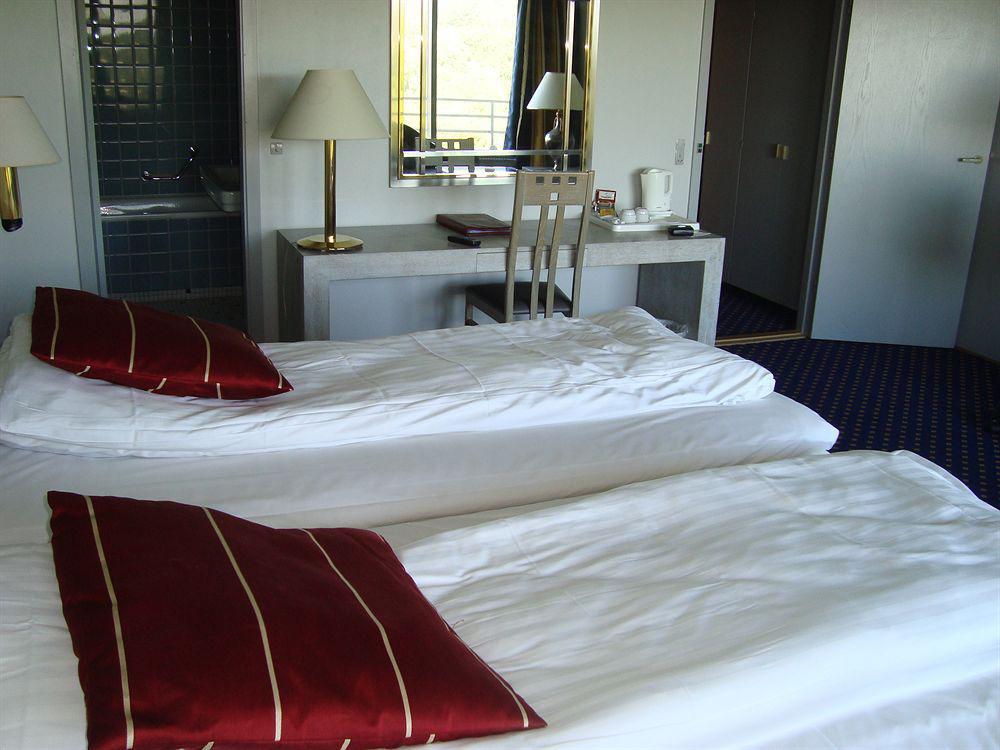 Hotel Comwell Hvide Hus Aalborg Exterior foto